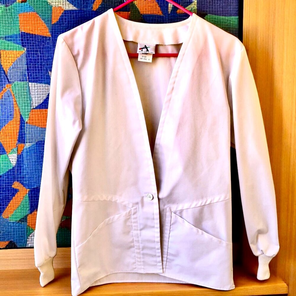 intage White Lab Coat Pro-Tek Action Line Bioguard Antimicrobial New with tags